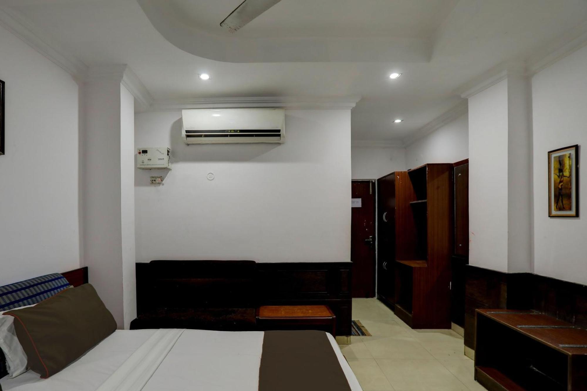 Hotel Monarch Inn Лакхнау Екстер'єр фото