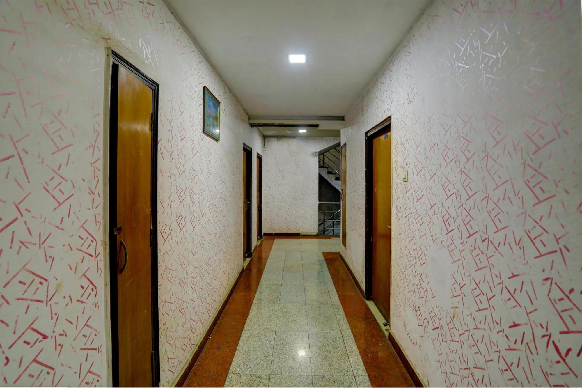 Hotel Monarch Inn Лакхнау Екстер'єр фото
