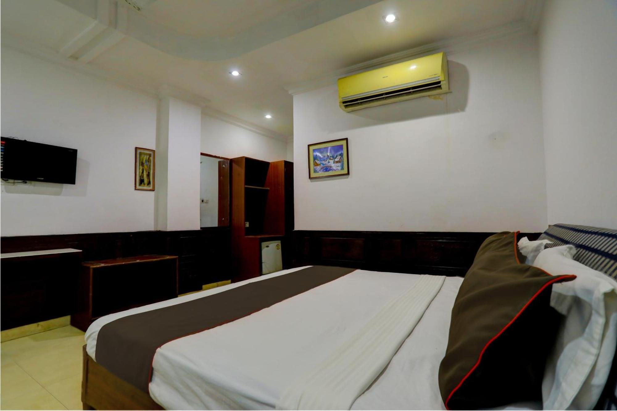 Hotel Monarch Inn Лакхнау Екстер'єр фото