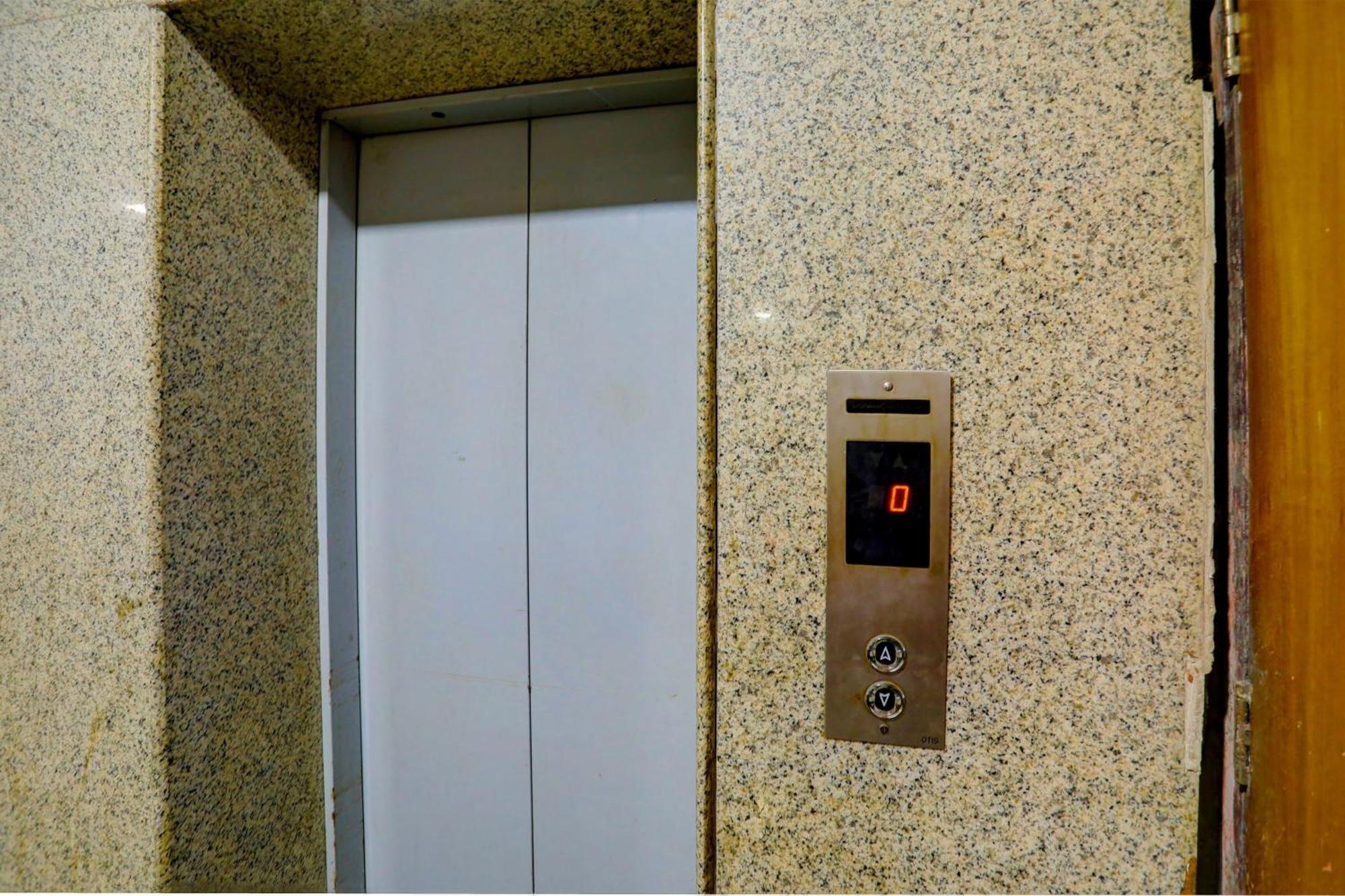 Hotel Monarch Inn Лакхнау Екстер'єр фото