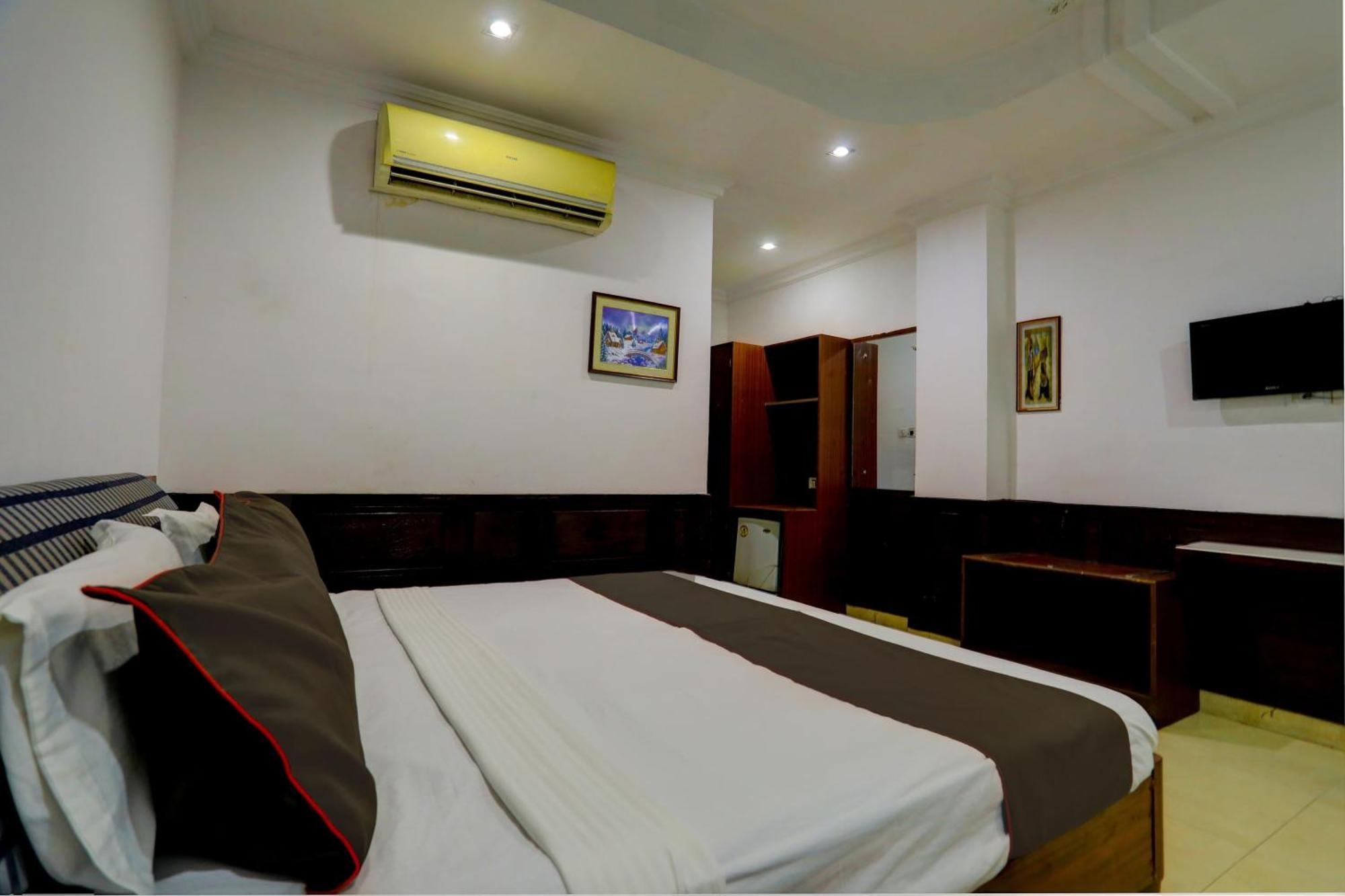 Hotel Monarch Inn Лакхнау Екстер'єр фото