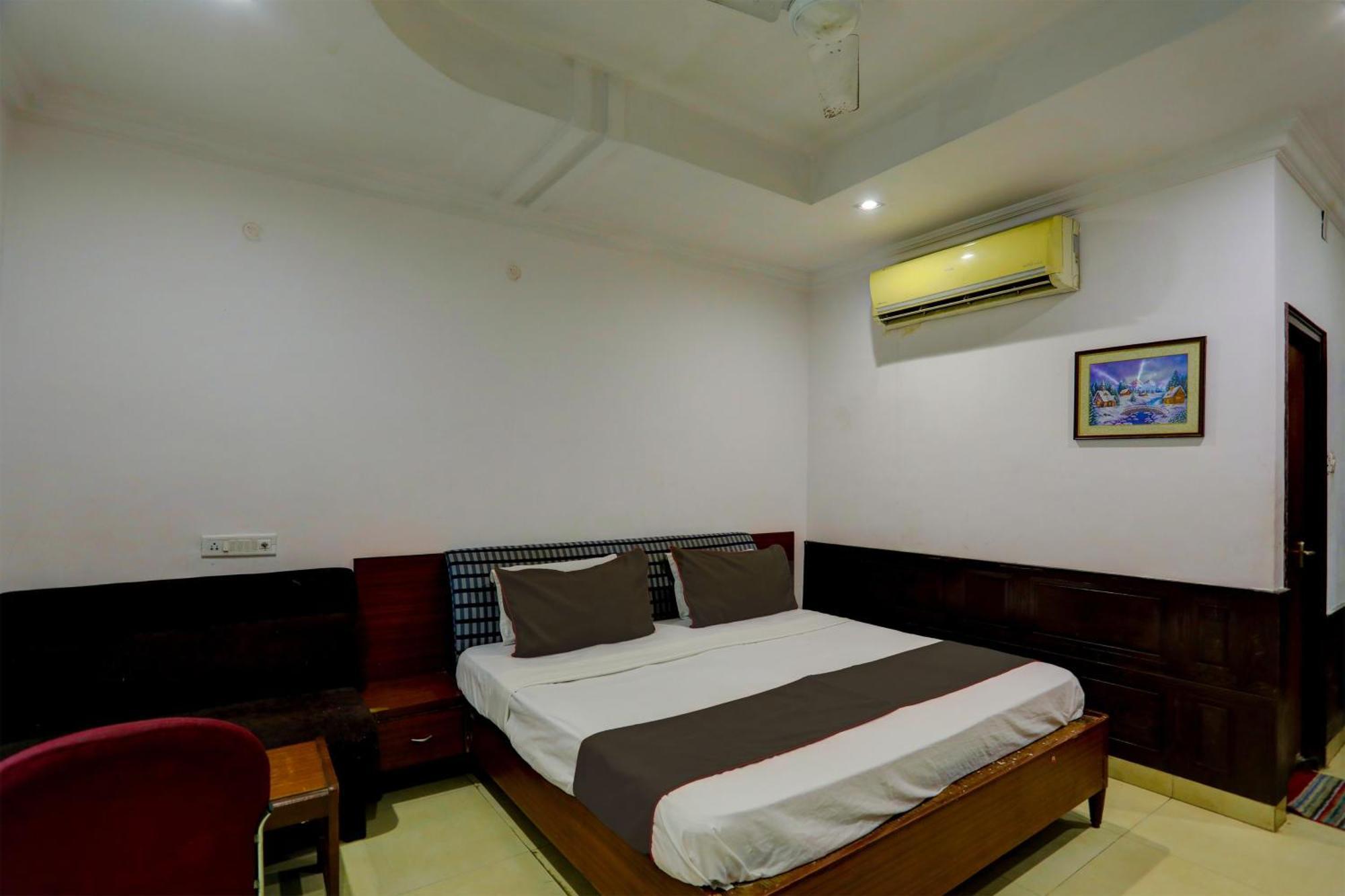 Hotel Monarch Inn Лакхнау Екстер'єр фото