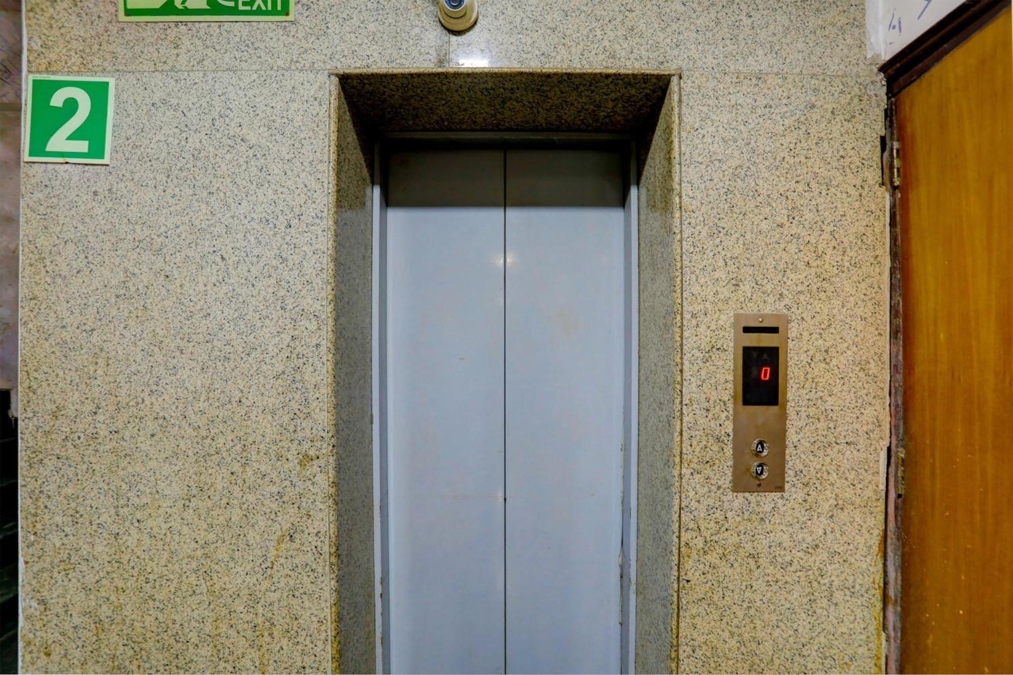 Hotel Monarch Inn Лакхнау Екстер'єр фото