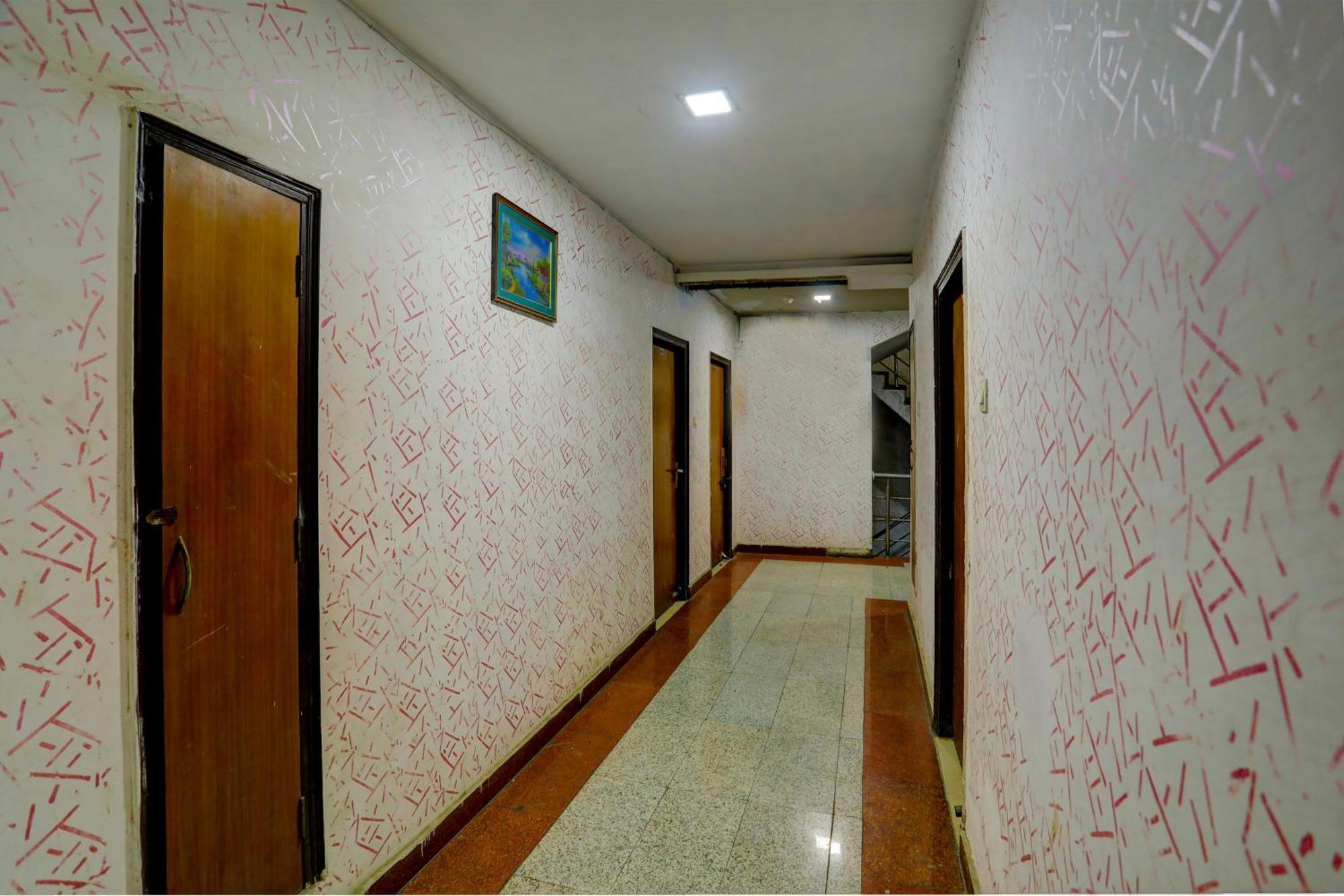 Hotel Monarch Inn Лакхнау Екстер'єр фото