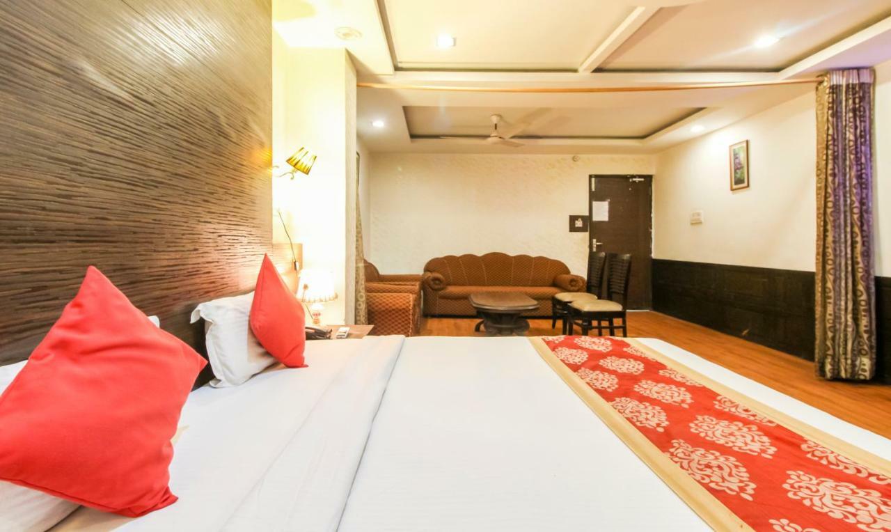 Hotel Monarch Inn Лакхнау Екстер'єр фото