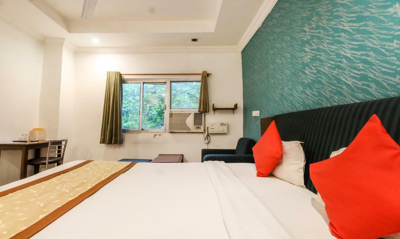 Hotel Monarch Inn Лакхнау Екстер'єр фото
